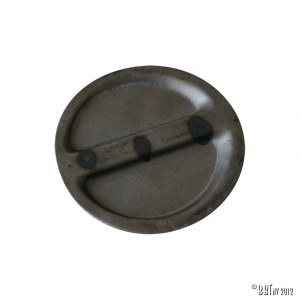 Reservoir cap in front floor pan